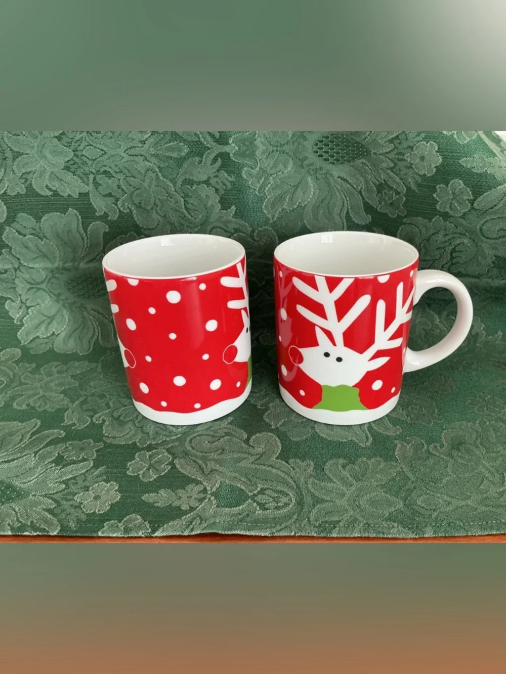 Crate&Barrel Holiday Reindeer Mugs, set of 2 EUC